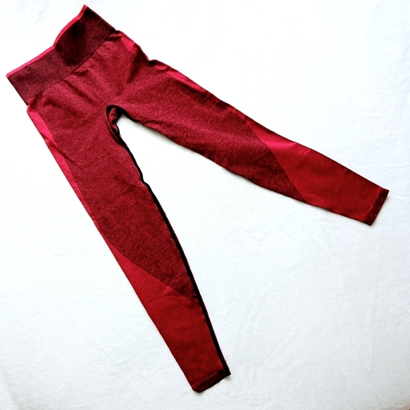 PINK Victoria’s Secret Red Heart Leggings XS High-Rise Form-Fitting Two-Tone - Picture 2 of 4